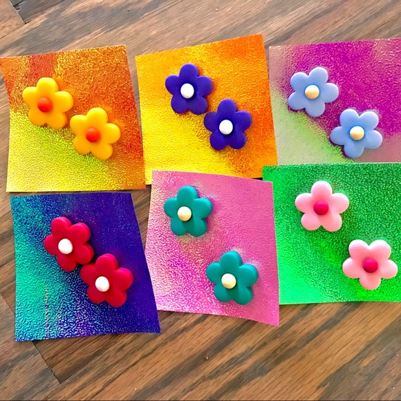 Earrings Flower Power Cheery Button - Picture 6 of 7